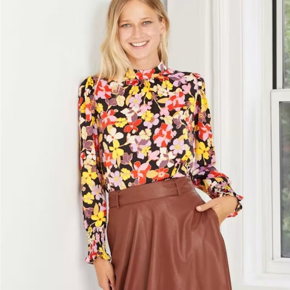 Who What Wear Tops - Who What Wear Multicolor Floral Blouse